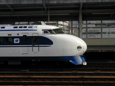 Shinkansen at Fukuyama Station Shinkansen at Fukuyama Station